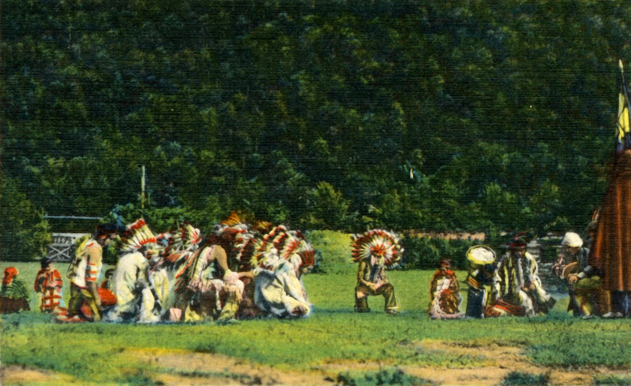 Cherokee Kızılderilileri Tören Danslarından birinde Tam Yerli Kostümlü - Cherokee Indian Rese