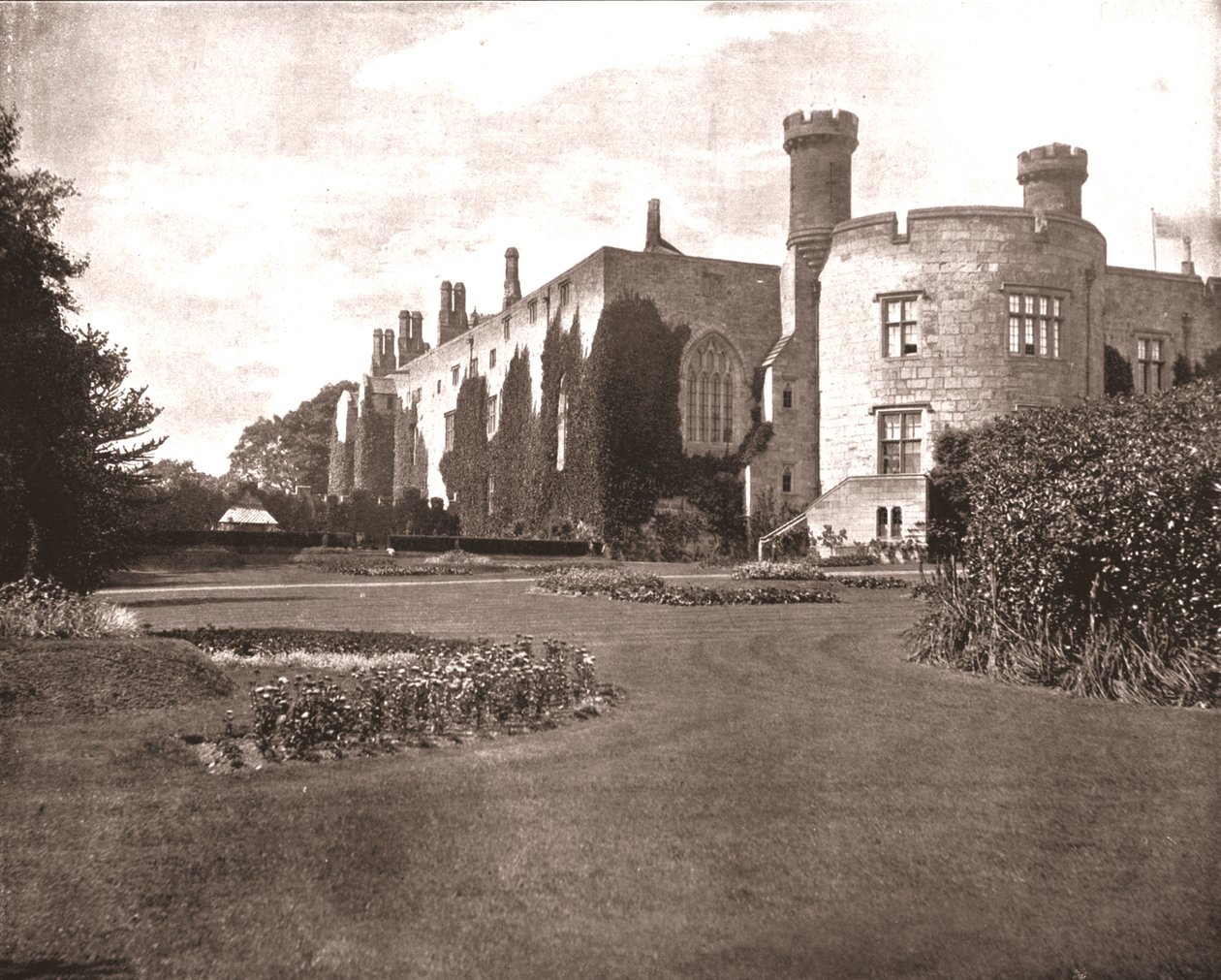Chirk Kalesi, Chirk, Wrexham, Galler, 1894. by Unbekannt