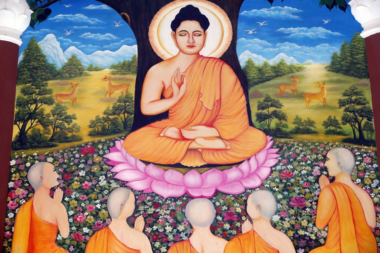Chua Tu Quang Budist tapınağı. Shakyamuni Buddha, beş öğrencisine vaazı - yasa çarkını - vaaz ediyor. Vung Tau. Vietnam. by Unbekannt