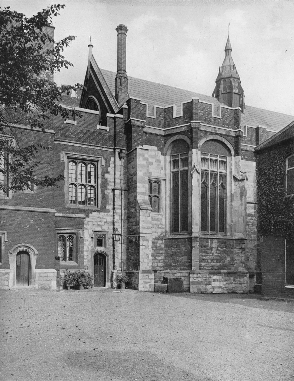Kolej Salonu, Brewhouse Yard