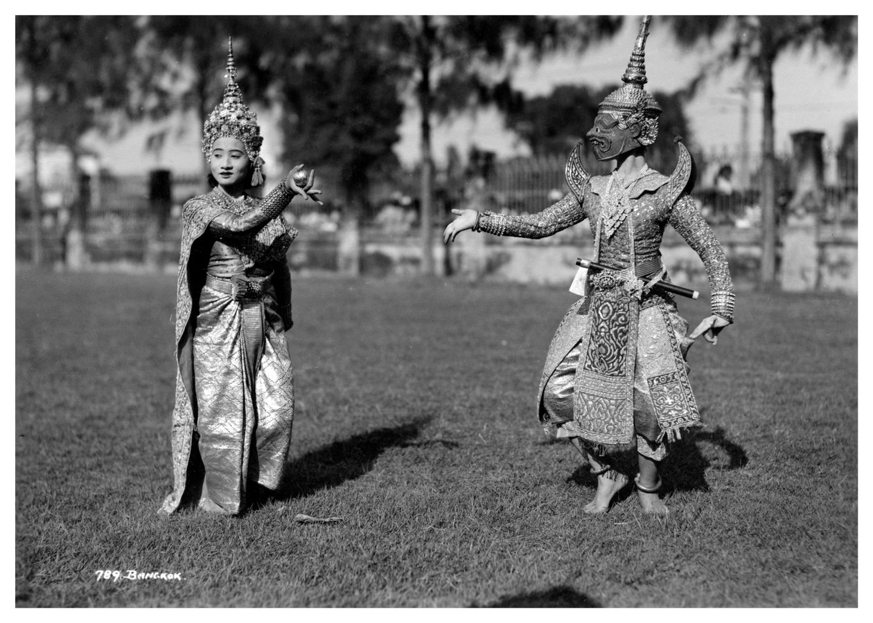 Geleneksel elbiseli dansçılar, Bangkok, Tayland, 20. yüzyılın başlarında by Unbekannt