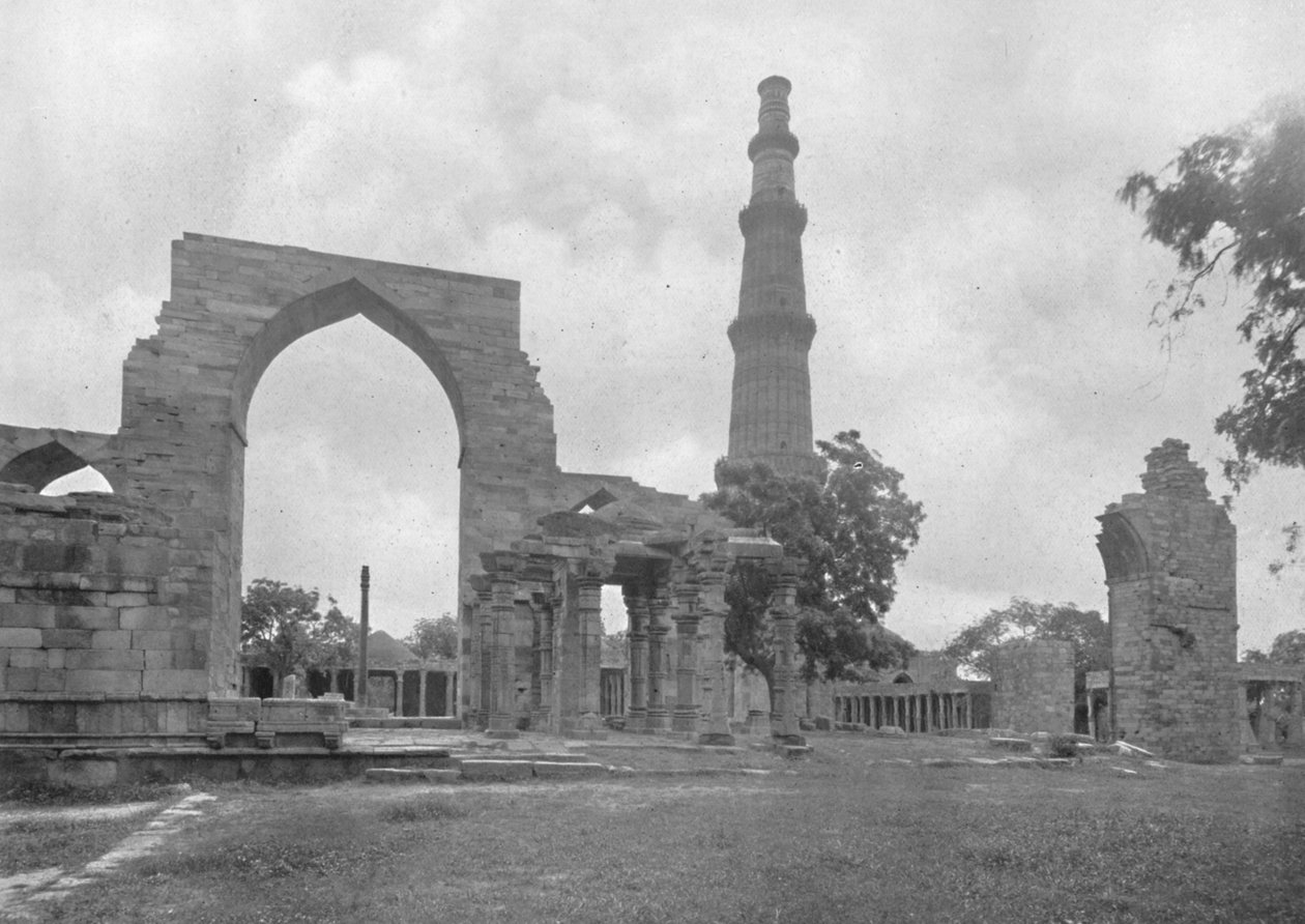 Delhi. - Kütüb Camii ve Harabelerinden Genel Görünüm - , c1910. by Unbekannt