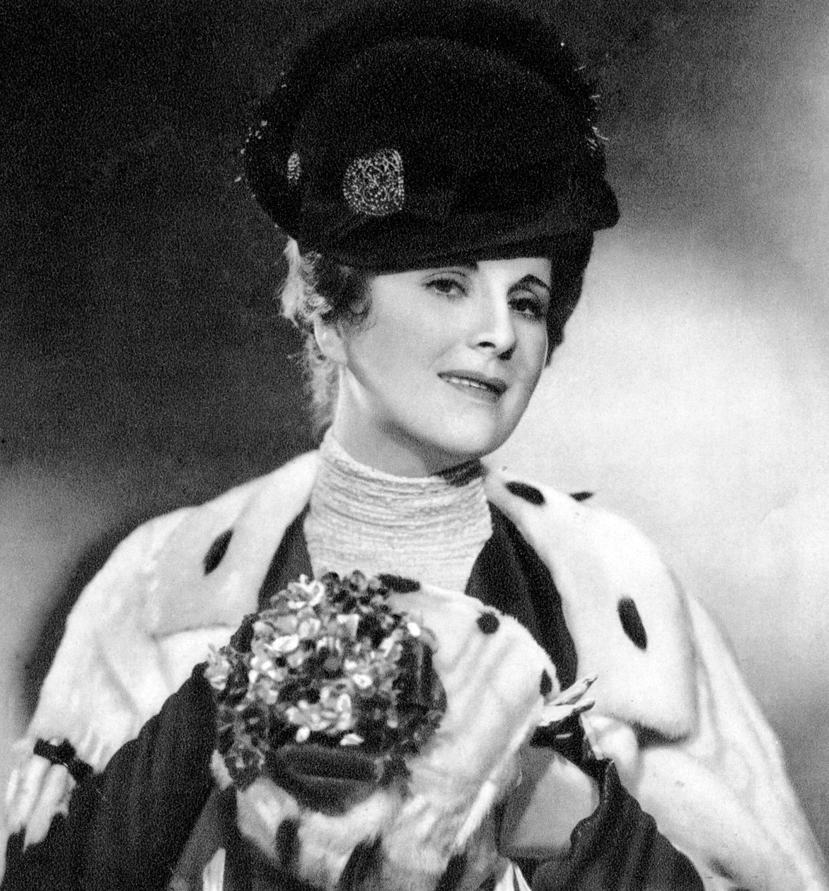 Diana Wynyard, İngiliz tiyatro ve sinema oyuncusu, 1934-1935 by Unbekannt