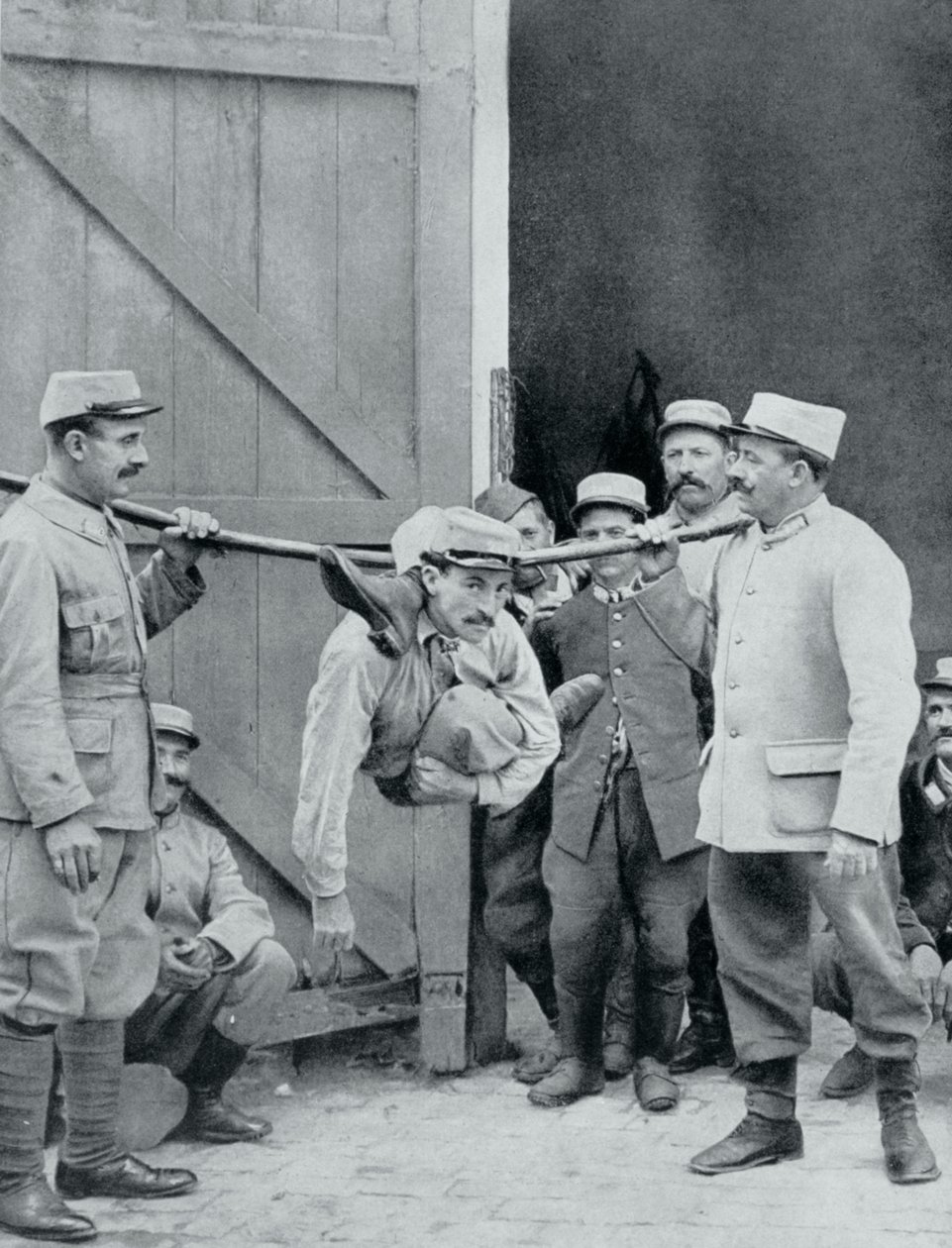 Önde dikkat dağıtıcı şeyler, insan yılanı, Fransa, I. Dünya Savaşı, 1915 by Unbekannt