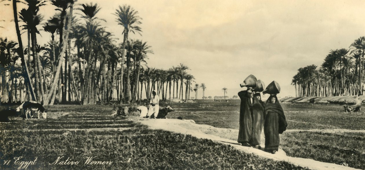 Mısır - Yerli Kadınlar, c1918-c1939. by Unbekannt