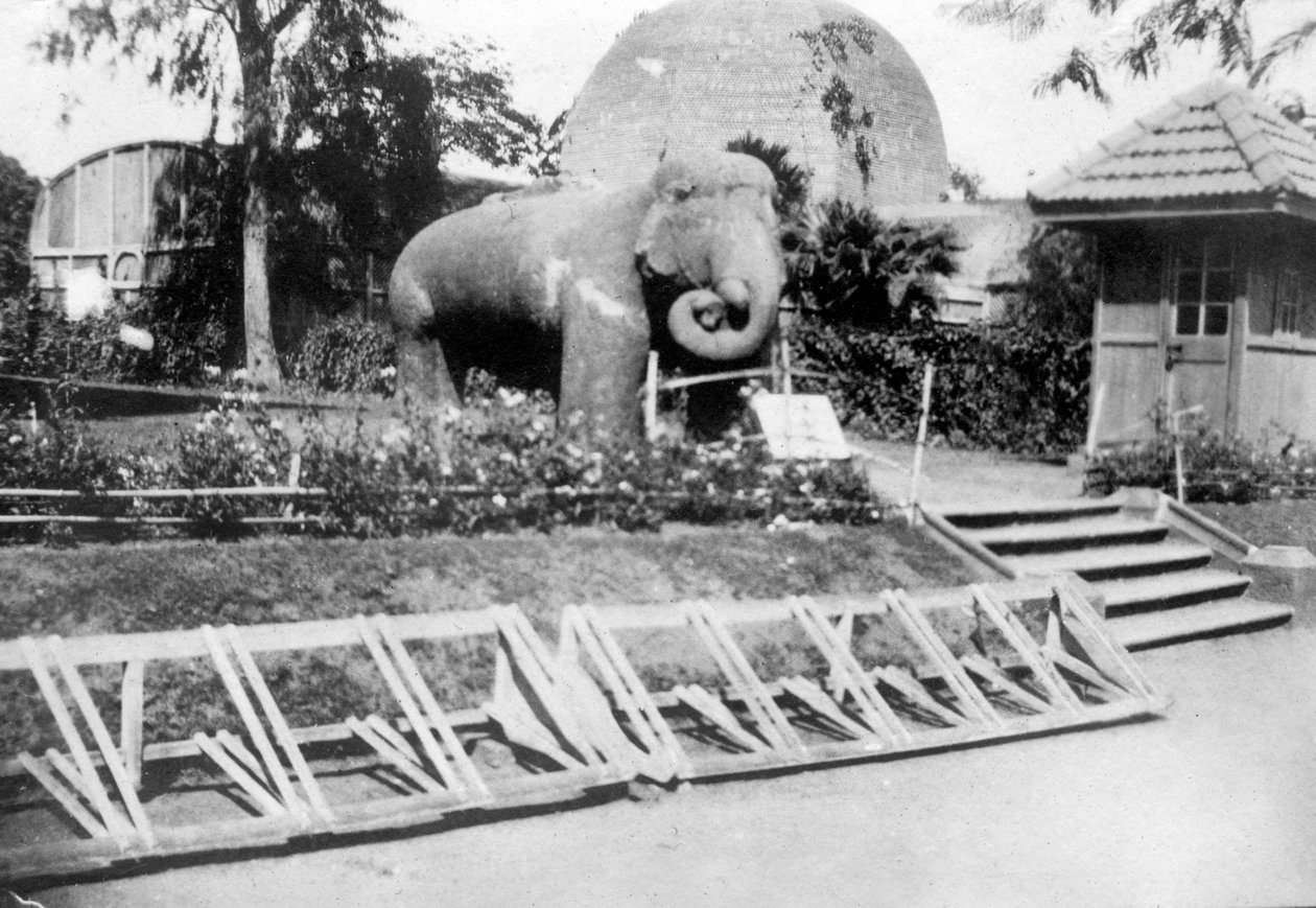 Fil heykeli, Victoria Bahçeleri, Bombay, Hindistan, c1918 by Unbekannt