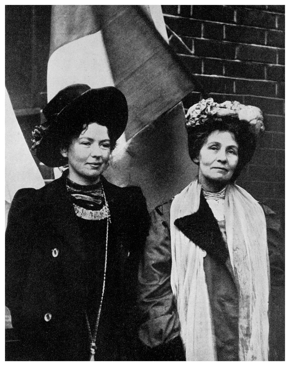 Emmeline Pankhurst, İngiliz süfrajet ve kızı Christabel, 20. yüzyılın başlarında 1956 by Unbekannt