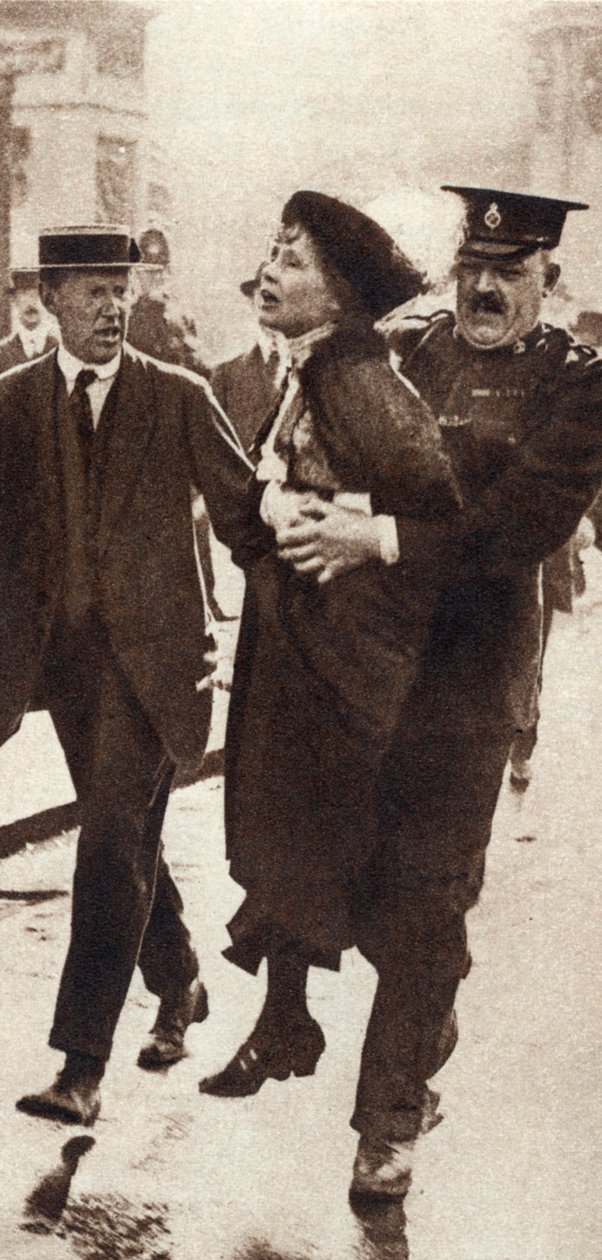 Emmeline Pankhurst, Müfettiş Rolfe tarafından Buckingham Sarayı
