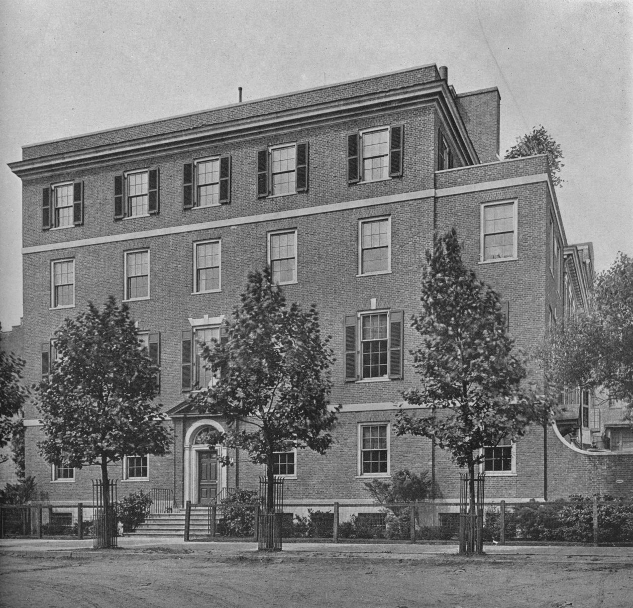 Doğu 57. Cadde'de giriş cephesi, Bayan WK Vanderbilt'in evi, New York, 1924 by Unbekannt