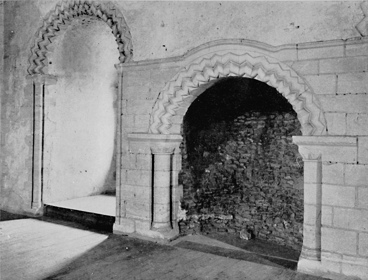 Ziyafet Salonundaki Yangın Yeri, Hedingham Kalesi, Essex 12. Yüzyıl, 1927 by Unbekannt