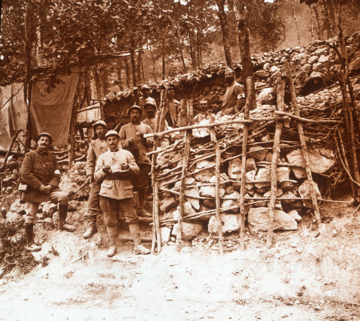 İlk yardım merkezi, Argonne, kuzey Fransa, c1914-c1918 by Unbekannt
