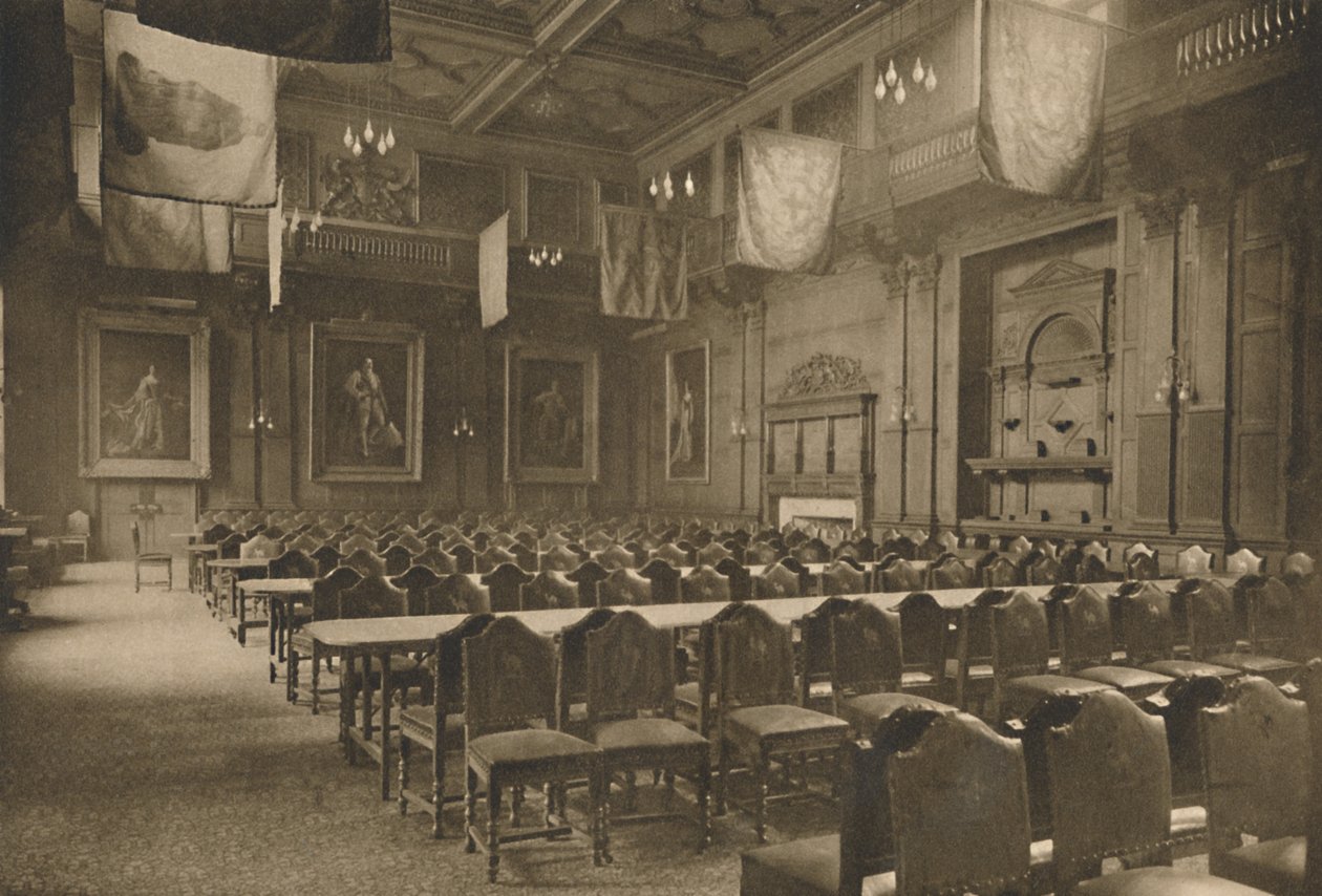Güçlü Bakkallar Şirketinin Ziyafetlerini Düzenlediği Bayrağa Asılmış Büyük Salon, c1935. by Unbekannt