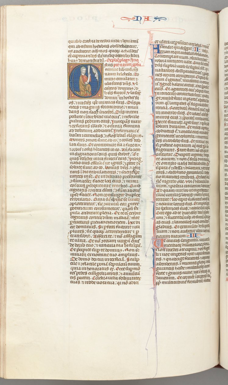 fol. 360v, Nahum, ilk O, Nahum bir parşömenle diz çökmüş, yukarıda Tanrı