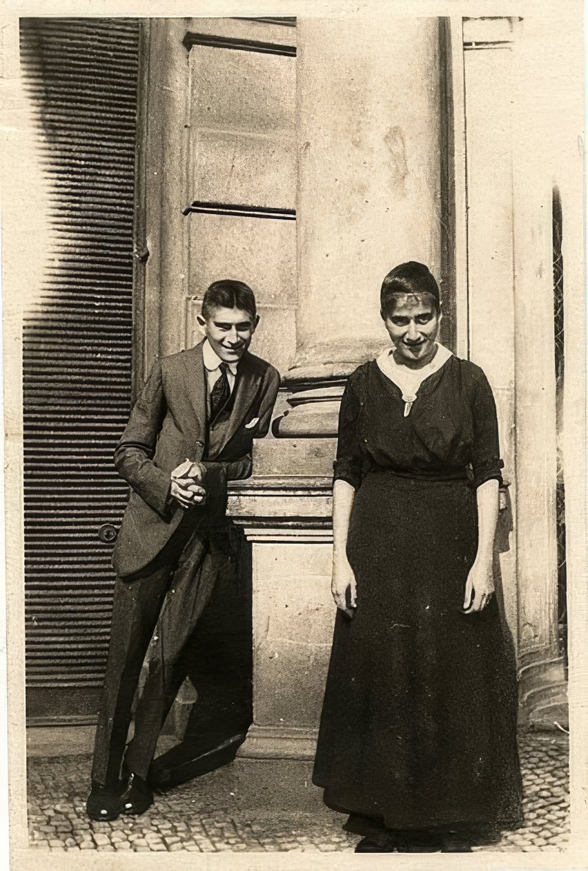 Franz Kafka, kız kardeşi Ottla ile Prag
