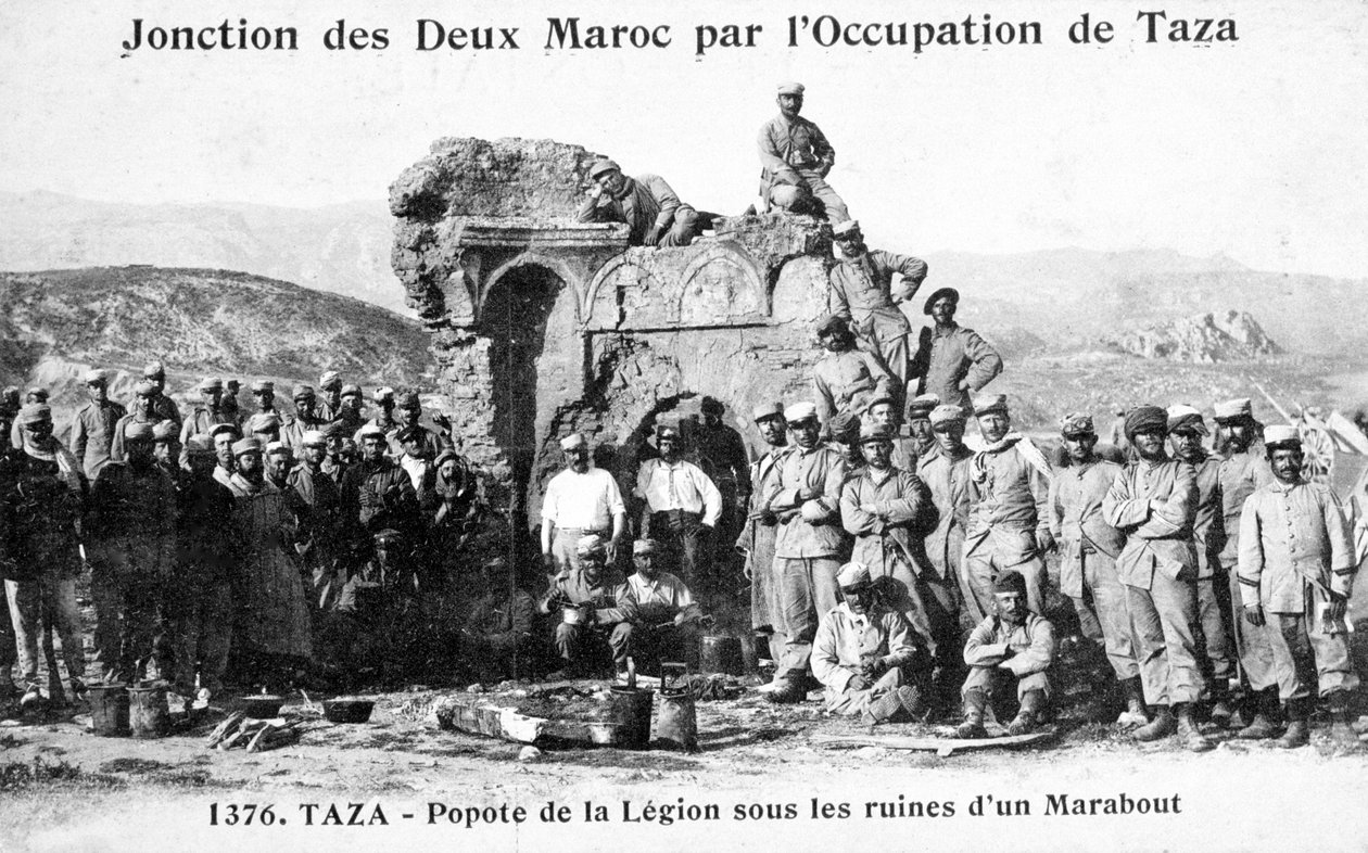 Fransız Yabancı Lejyonu, bazı Marabout harabeleri tarafından, Taza, Fas, 1904 by Unbekannt