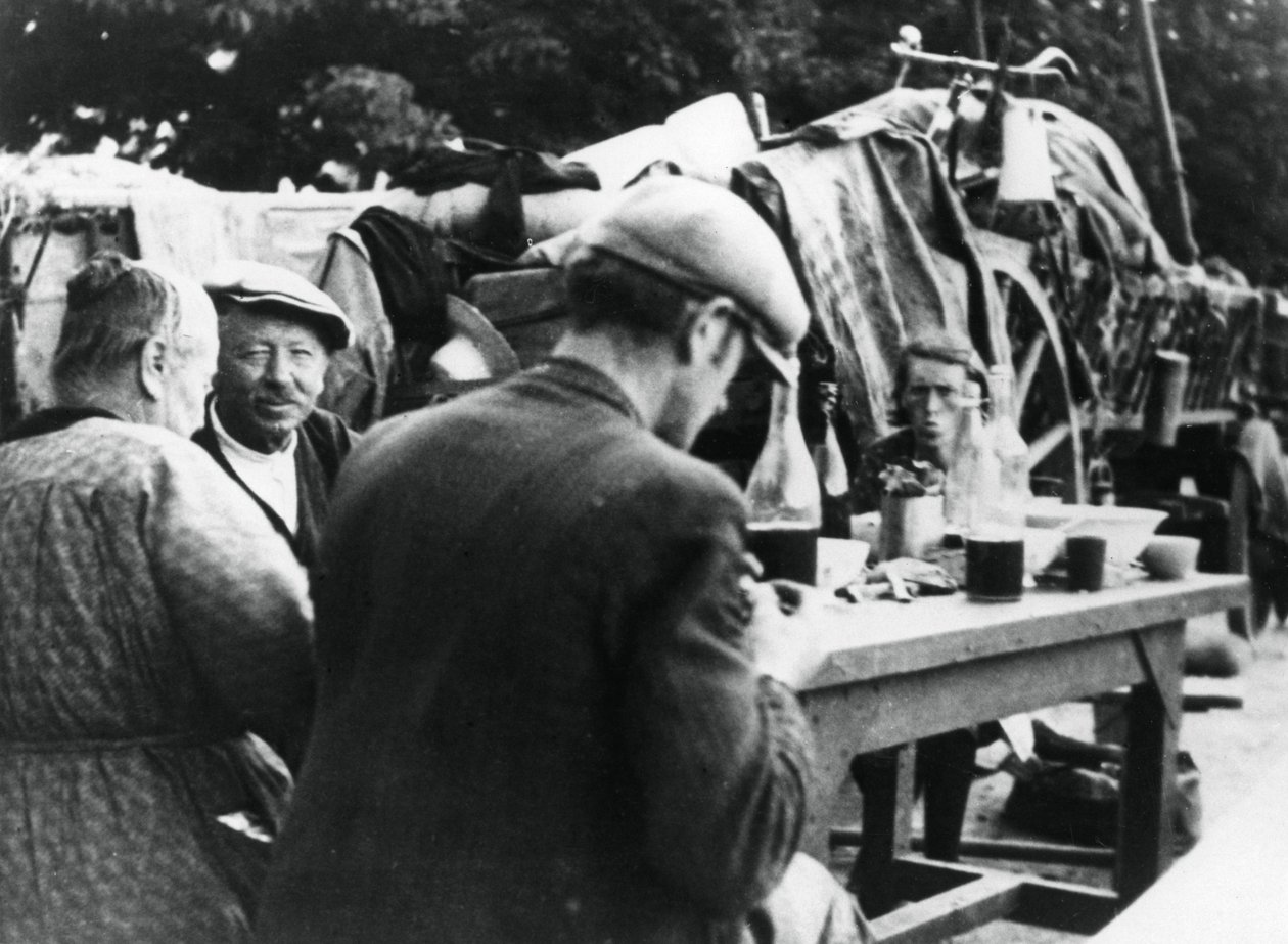 Fransız ve Belçikalı mülteciler, Rambouillet, Fransa, 16 Temmuz 1940 by Unbekannt