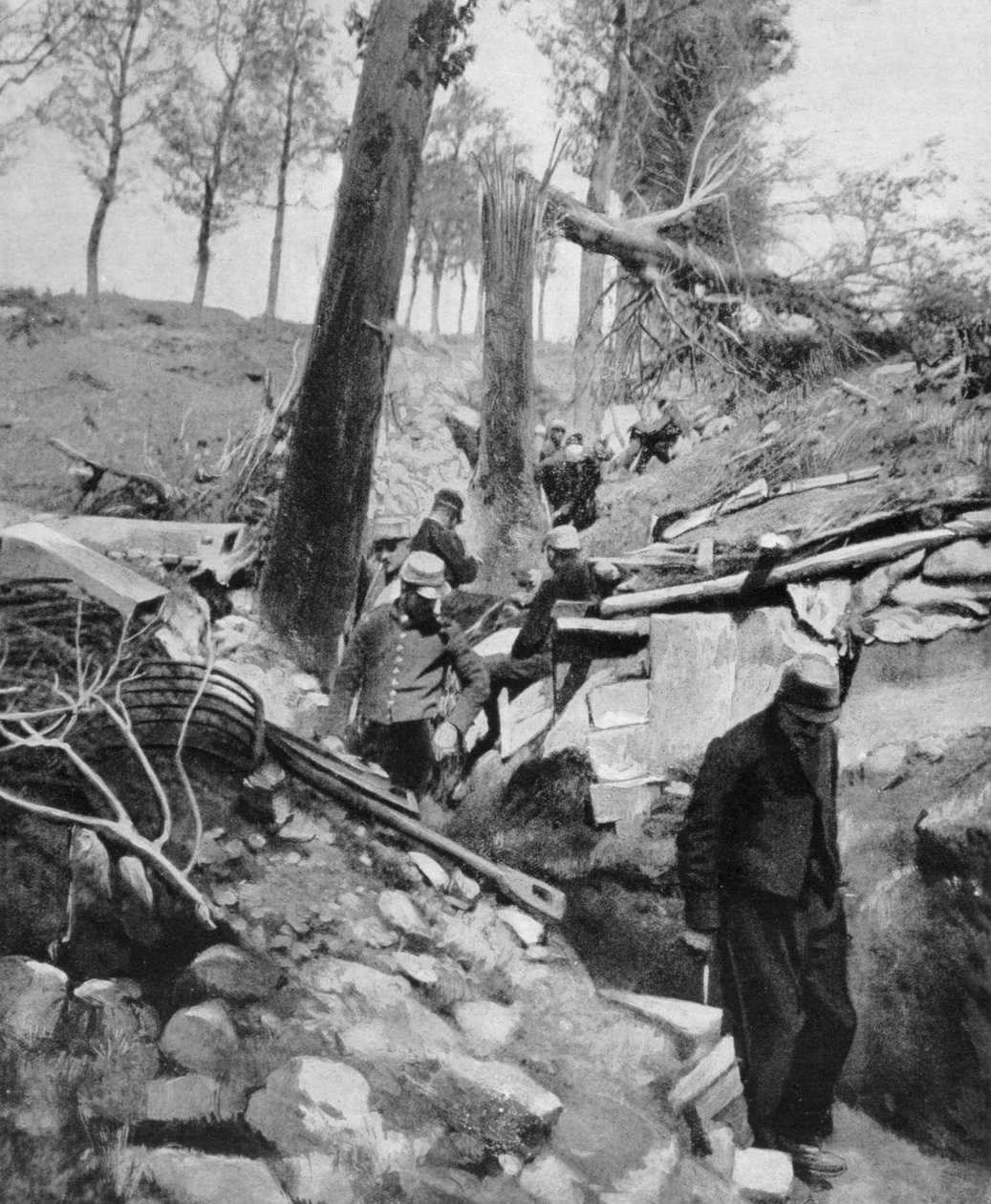 Ağır bir Alman bombardımanından sonra siperden geçen Fransız askerleri, I. Dünya Savaşı, 1915 by Unbekannt
