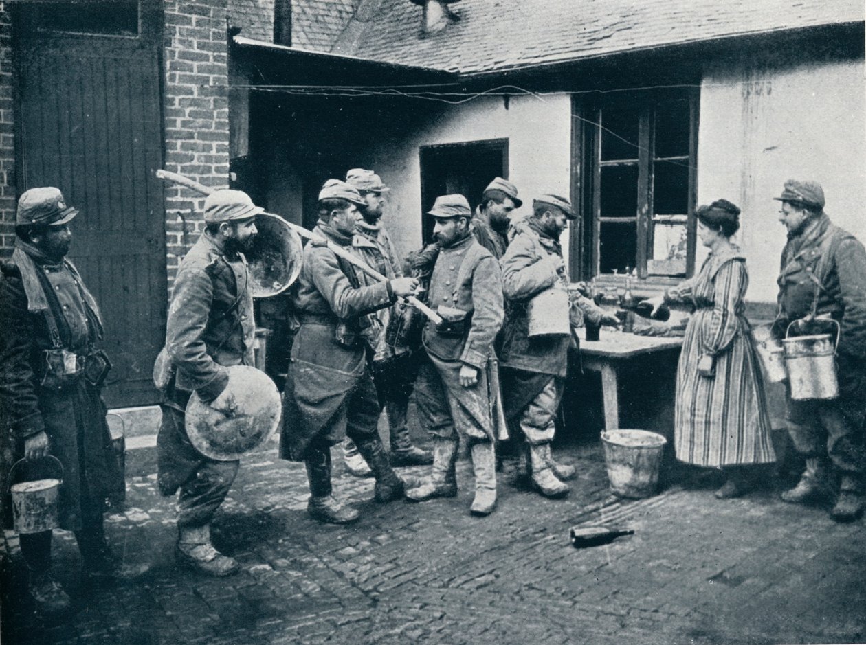 Siperlerden dönen Fransız askerleri ferahlık için mola veriyor, c1914 by Unbekannt