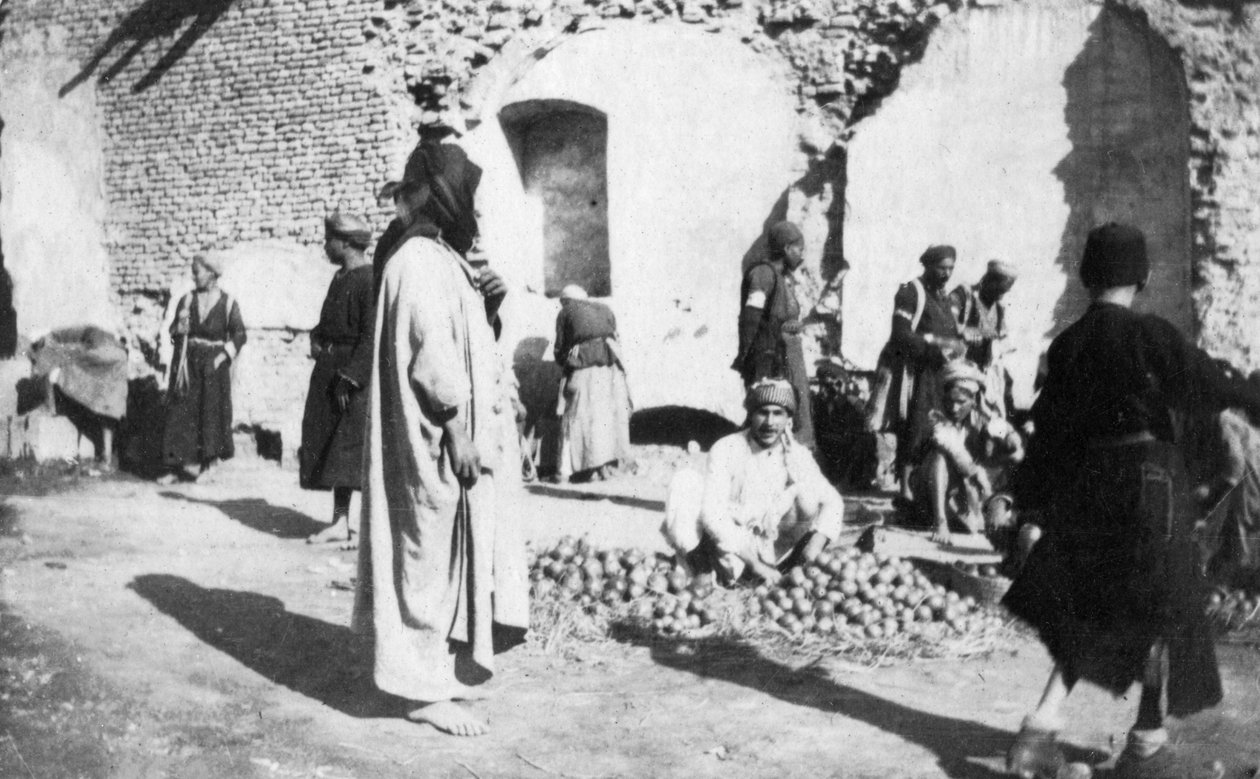 Meyve pazarı, Bağdat, Irak, 1917-1919 by Unbekannt