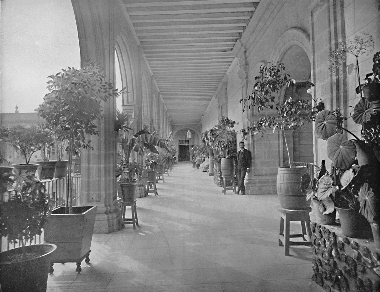 LA Paz Vizcainas Okulu Galerisi, Meksika Şehri, c1897. by Unbekannt