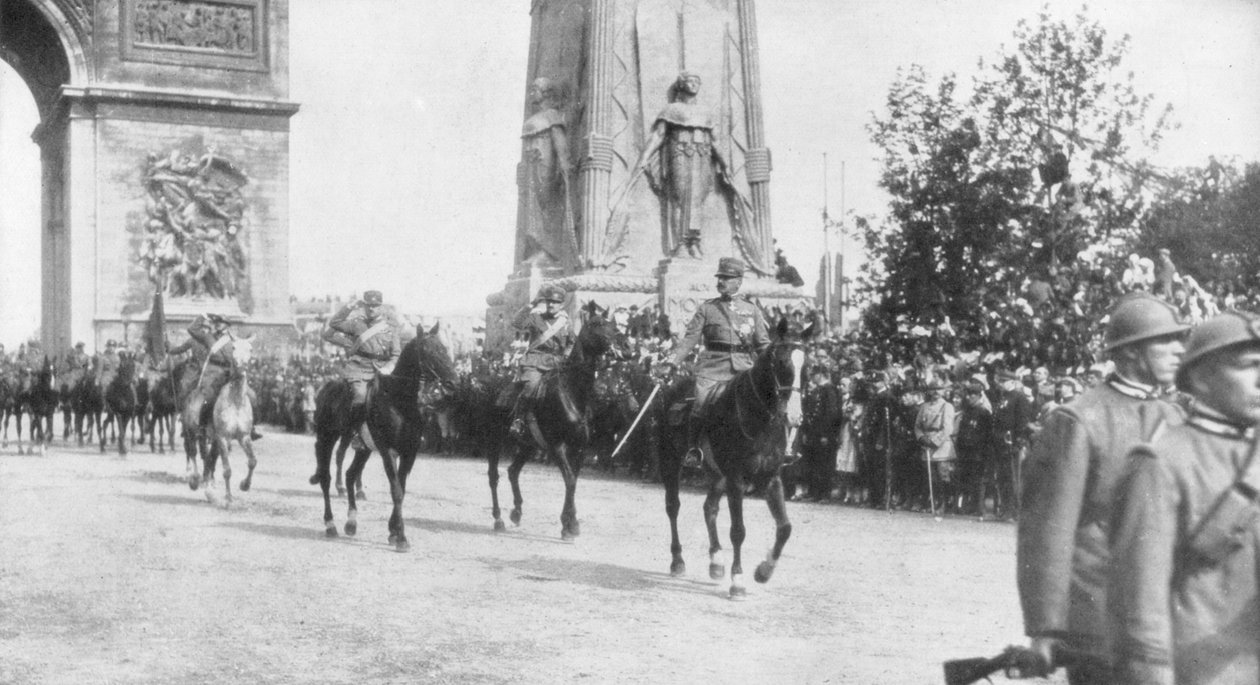 Zafer geçit töreni sırasında General Montuori ve İtalyan birlikleri, Paris, Fransa, 14 Temmuz 1919 by Unbekannt