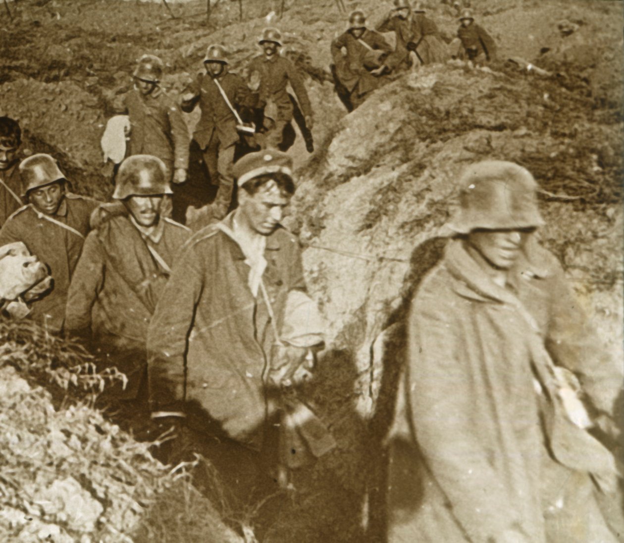 Alman askerleri, Bois des Chevaliers, Vaux, kuzey Fransa, c1914-c1918 by Unbekannt