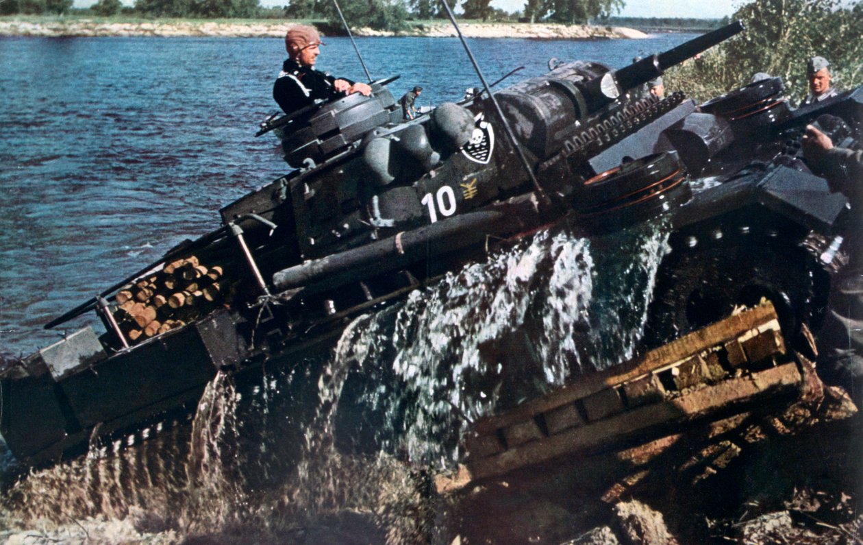 Bir nehri geçen Alman tankı, Rusya, 1941 by Unbekannt