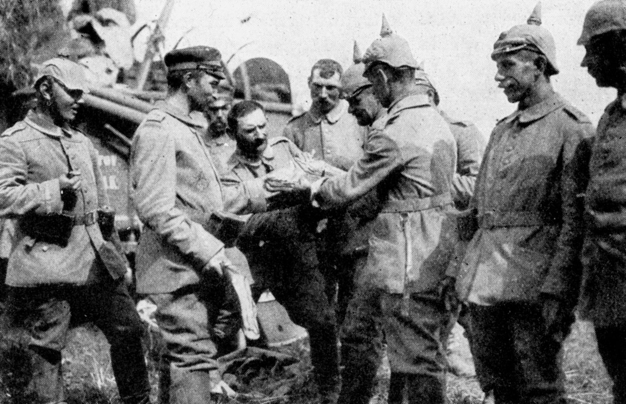 Alman birlikleri Brüksel yolunda öğle yemeği için duruyor, Birinci Dünya Savaşı, 1914 by Unbekannt