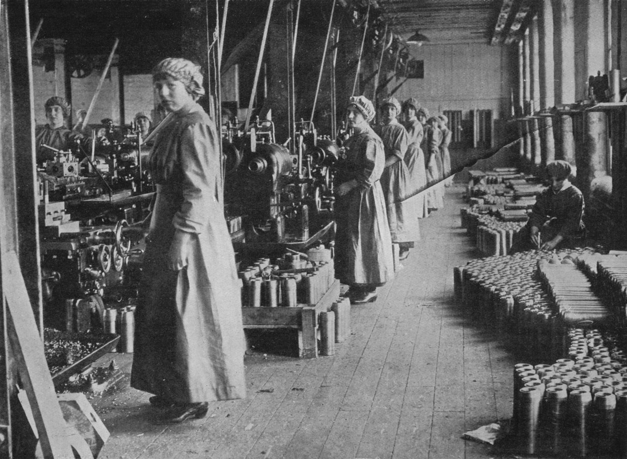 Bir mühimmat fabrikasında çalışan kız işçiler, 1915 by Unbekannt