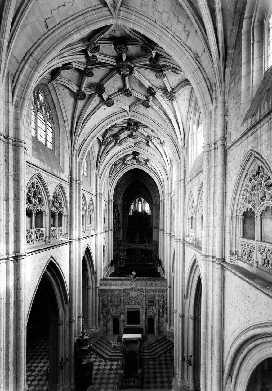 Gotik mimari: triforyumdan nefin görünümü. 1321-1504 Cathedrale de Saint Antolin, Palencia, İspanya by Unbekannt