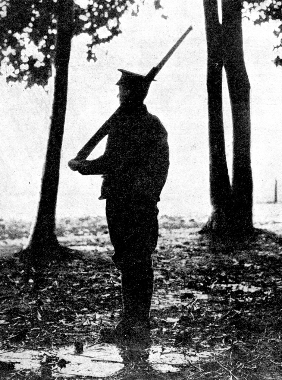 Savaş alanında gri şafak, İngiliz süvari, Belçika sınırı, Birinci Dünya Savaşı, 1914 by Unbekannt