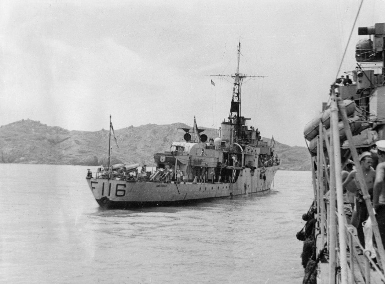HMS Ametist, Yangtze Nehri üzerindeki eylemden sonra, 20 Nisan 1949 by Unbekannt