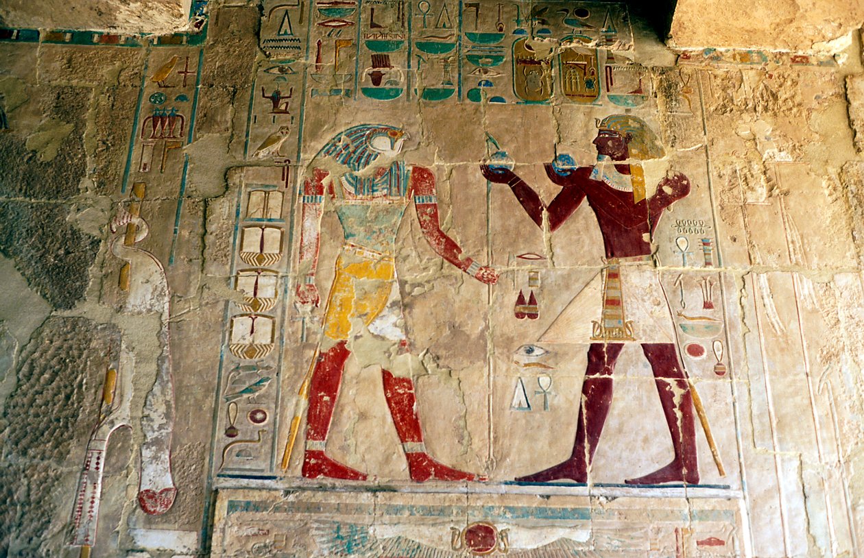 Mısır Kraliçesi Hatshepsut, tanrı Horus