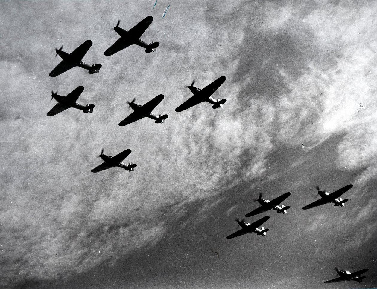 Hawker Hurricanes düzen içinde uçuyor, Britanya Savaşı, II. Dünya Savaşı, 1940 by Unbekannt