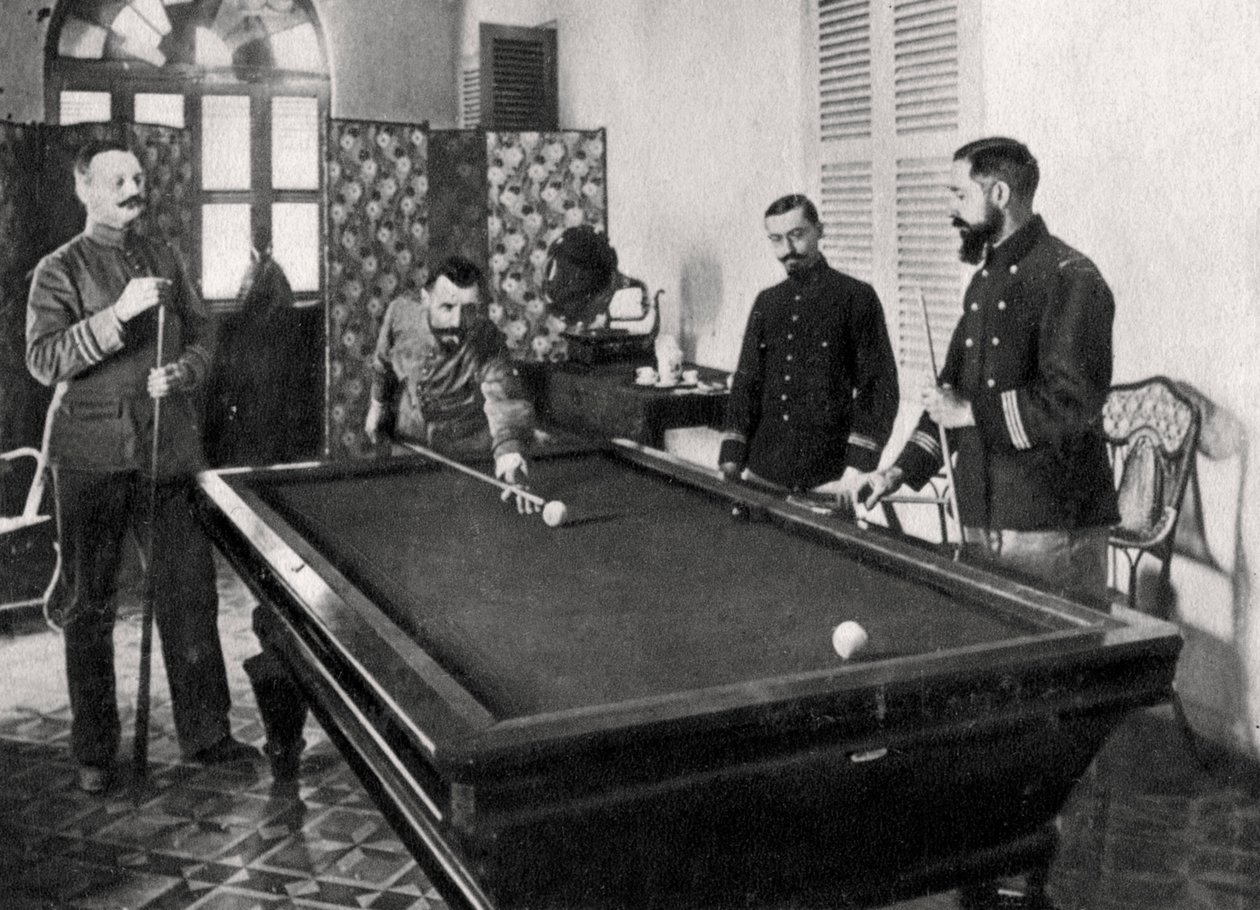 Henri Gouraud, Fransız askeri, bilardo oynuyor, 1895 by Unbekannt