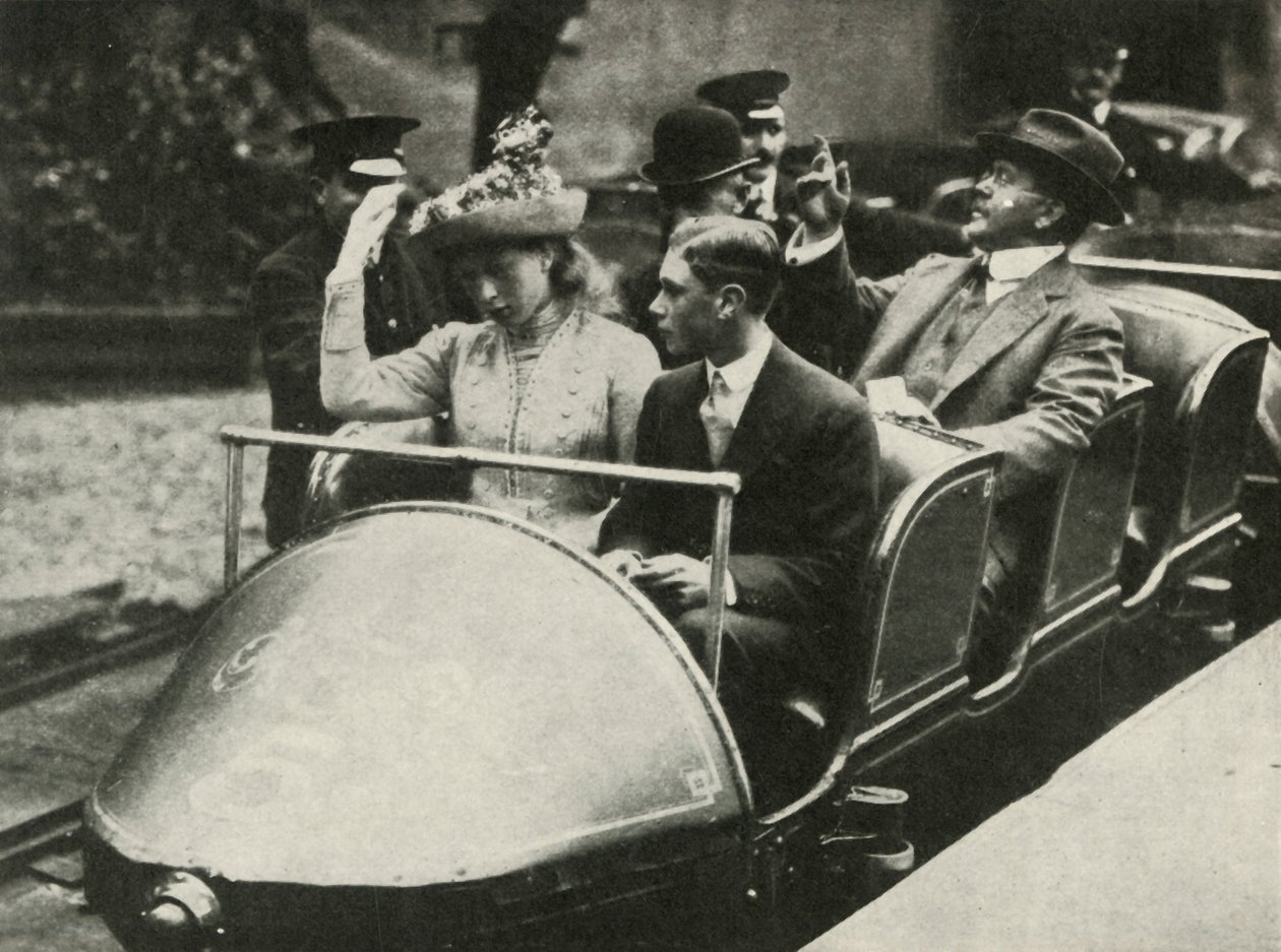 Alp Demiryolunda Majesteleri ve Prenses Mary, Earls Court Sergisi, 1913, 1937. by Unbekannt