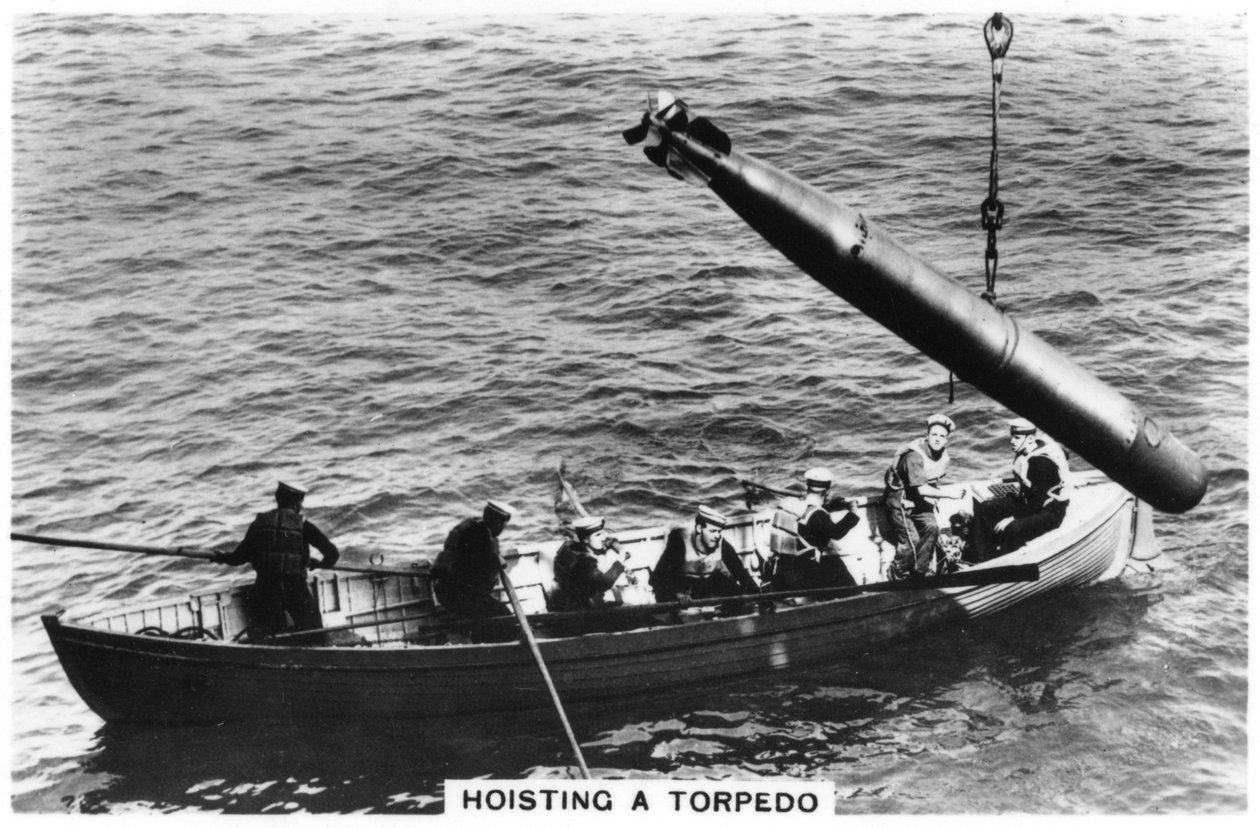 Bir torpido kaldırma, HMS Cesur, 1937 by Unbekannt