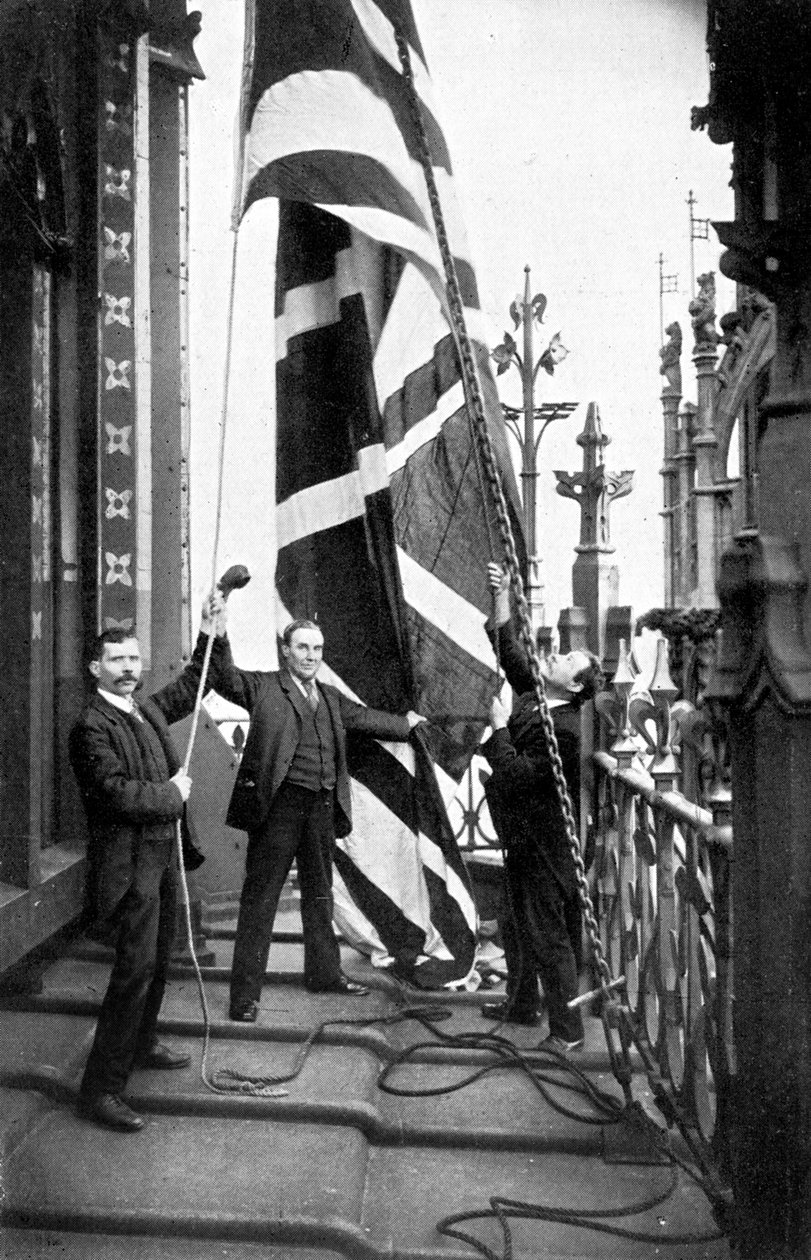 Union Jack'i Kaldırma, Parlamento Evleri, Westminster, c1905 by Unbekannt