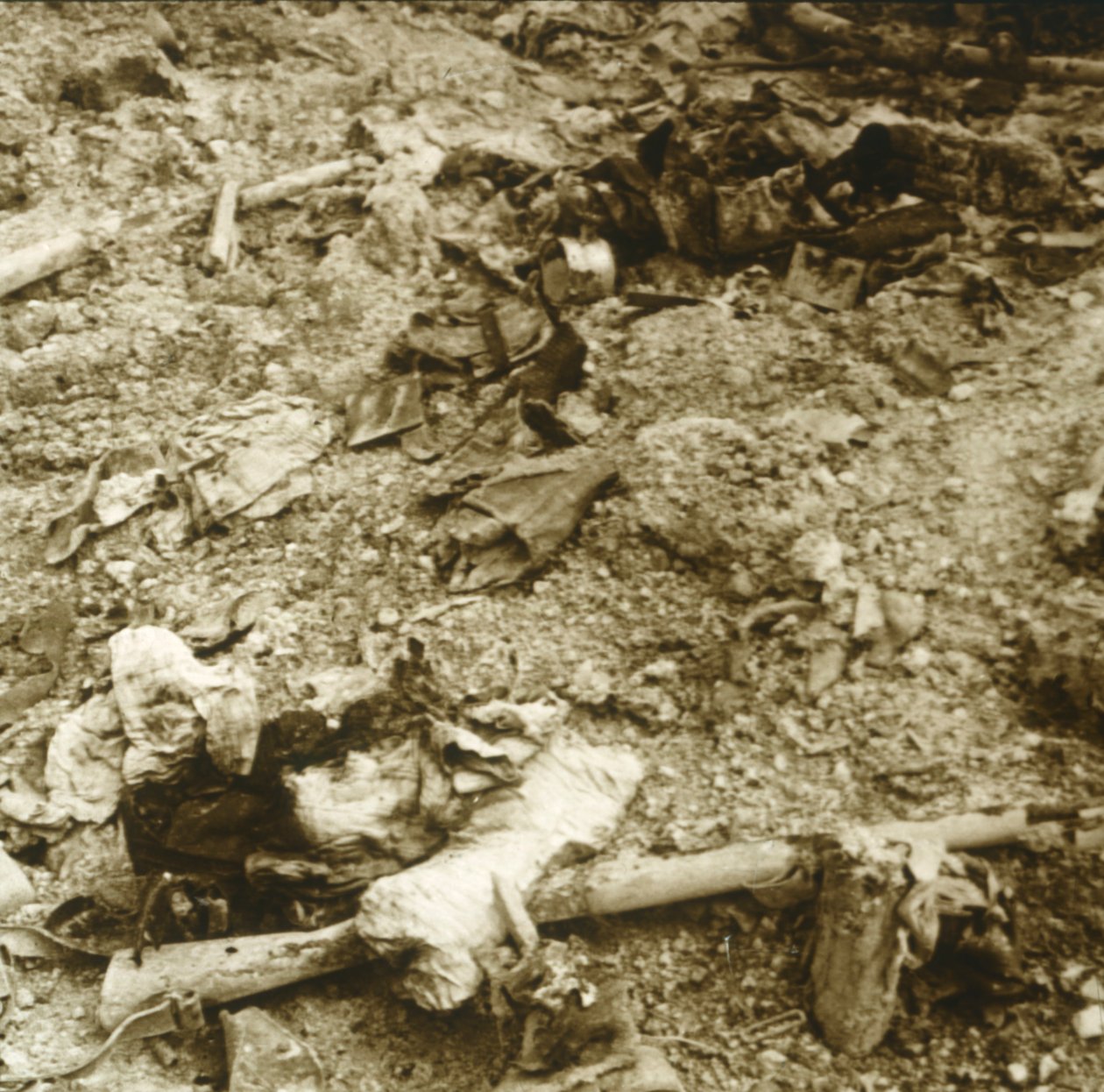 İnsan kalıntıları, Verdun, kuzey Fransa, c1914-c1918 by Unbekannt