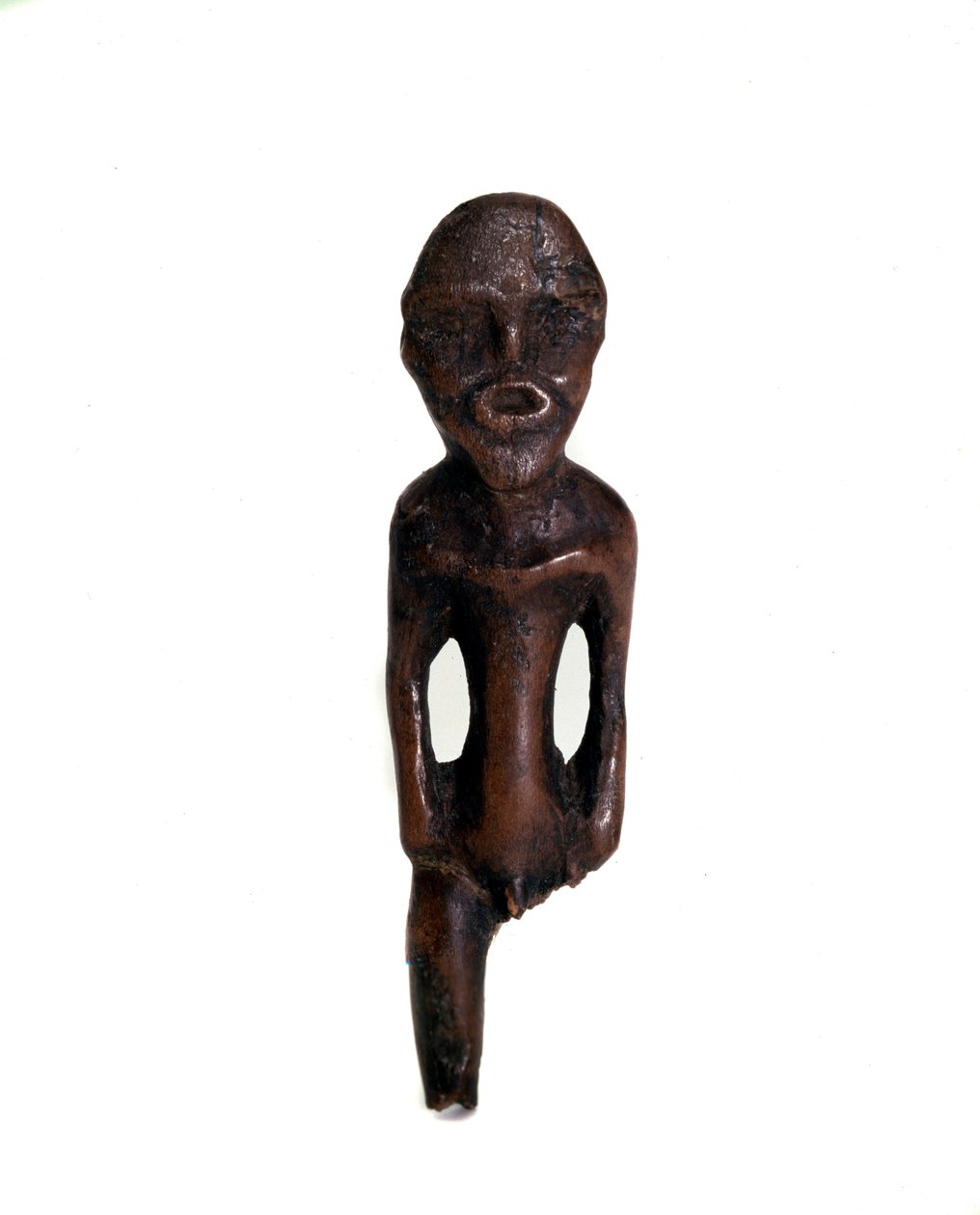 Geyik boynuzundan oyulmuş idol, Rus Orman Kültürleri, MÖ 2. binyılın 1. yarısı by Unbekannt