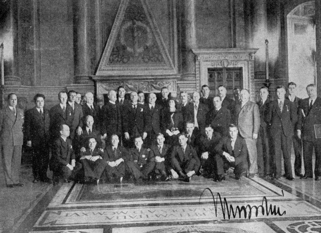 Il Duce pozları, FA turu, Palazzo di Venezia, Roma, İtalya, 1933 by Unbekannt