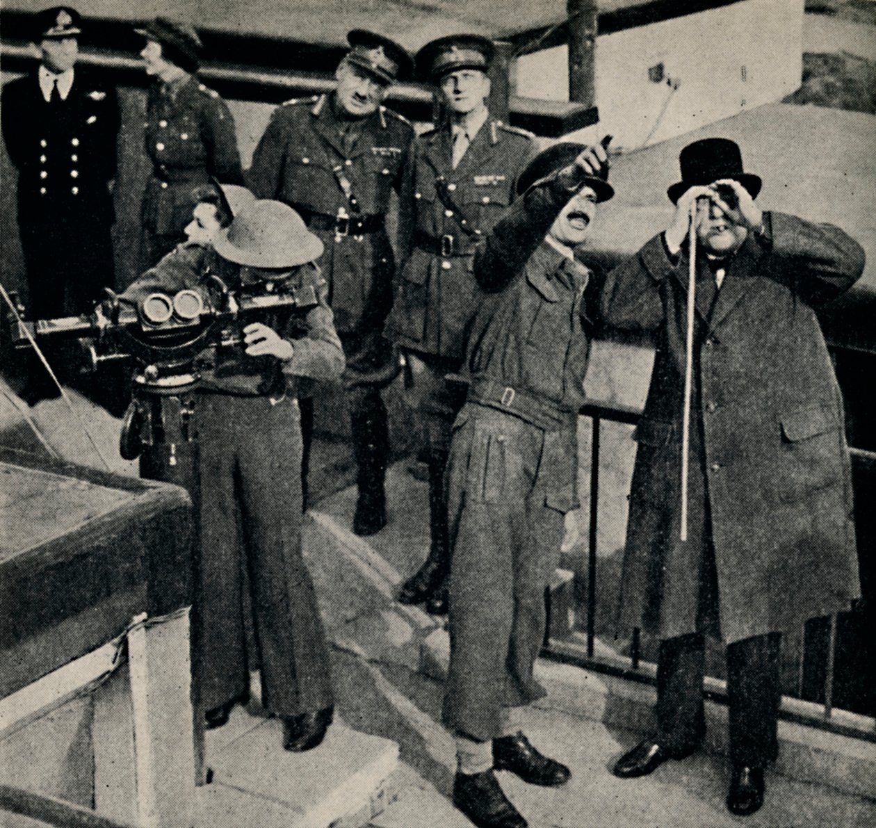 Bir Uçaksavar Silah Çukurunda, 17 Ekim 1941, 1945. by Unbekannt