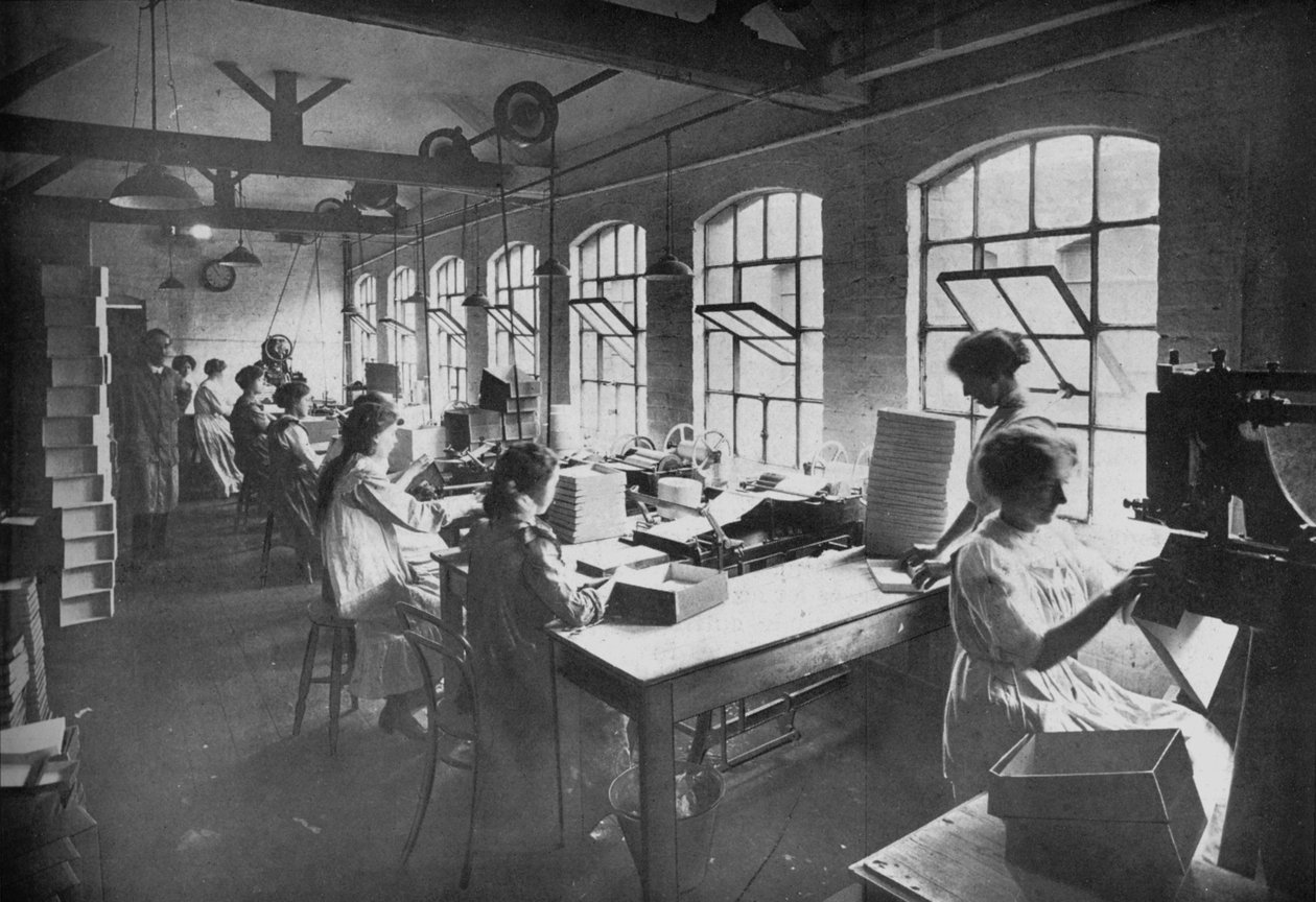 Kutu Fabrikasında, 1919 by Unbekannt