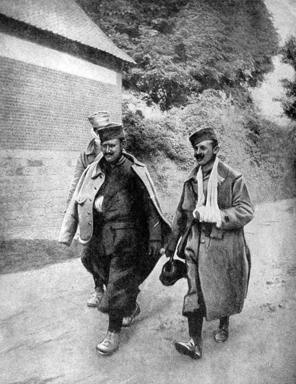 Yaralı Fransız askerleri, Arras, Fransa, I. Dünya Savaşı, 1915 by Unbekannt