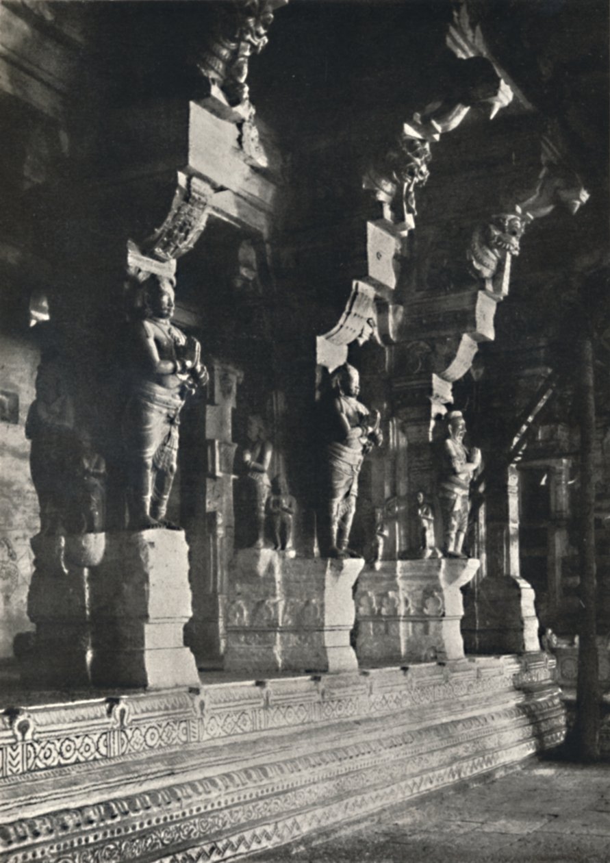 Bir Hindu tapınağının içi, Seylan, 1926 by Unbekannt