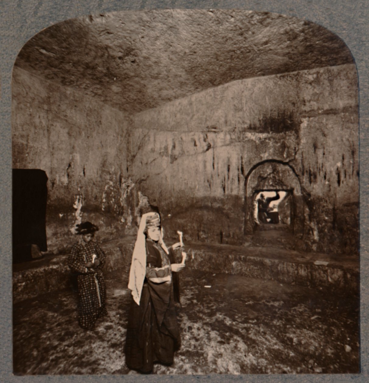 Nablus yolunda Kral Mezarları'nın içi, c1900 by Unbekannt