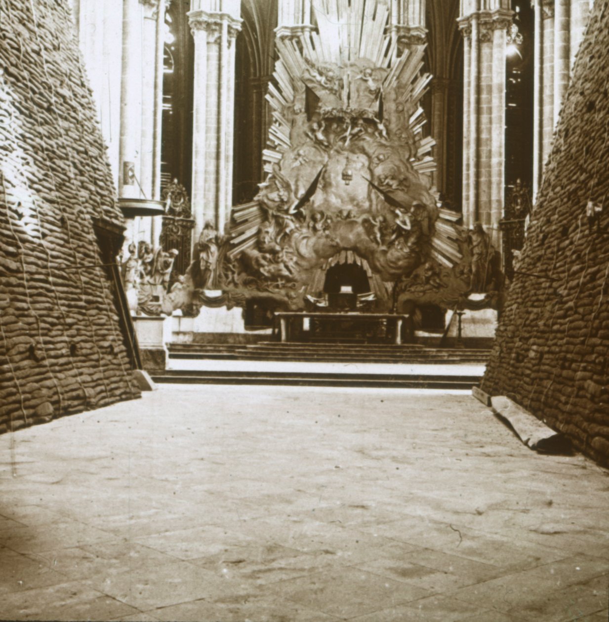 Katedralin içi, Amiens, kuzey Fransa, c1914-c1918 by Unbekannt
