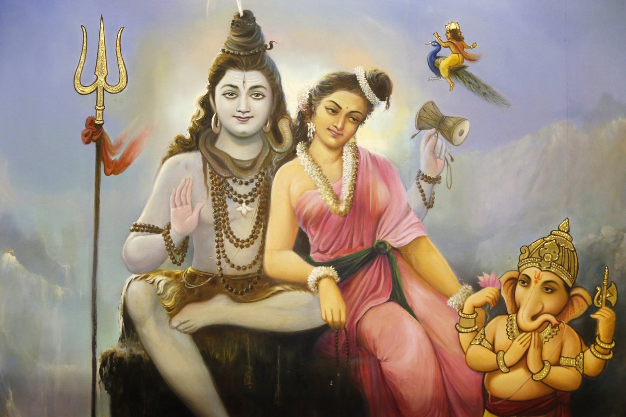 Jalaram Prathna Hindu tapınağı, Leicester. Shiva, Parvati ve Ganesh