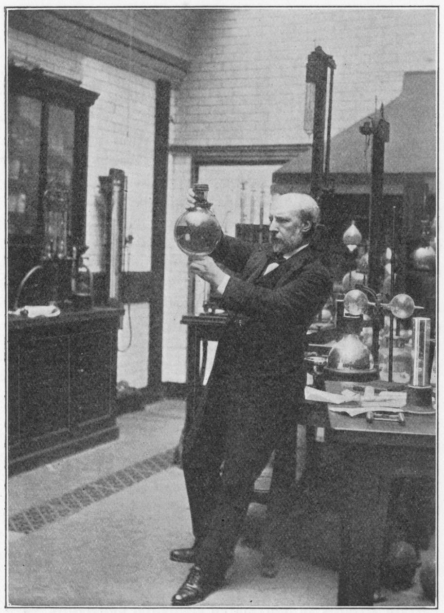 James Dewar, İskoç kimyager ve fizikçi laboratuvarında, c1890 by Unbekannt