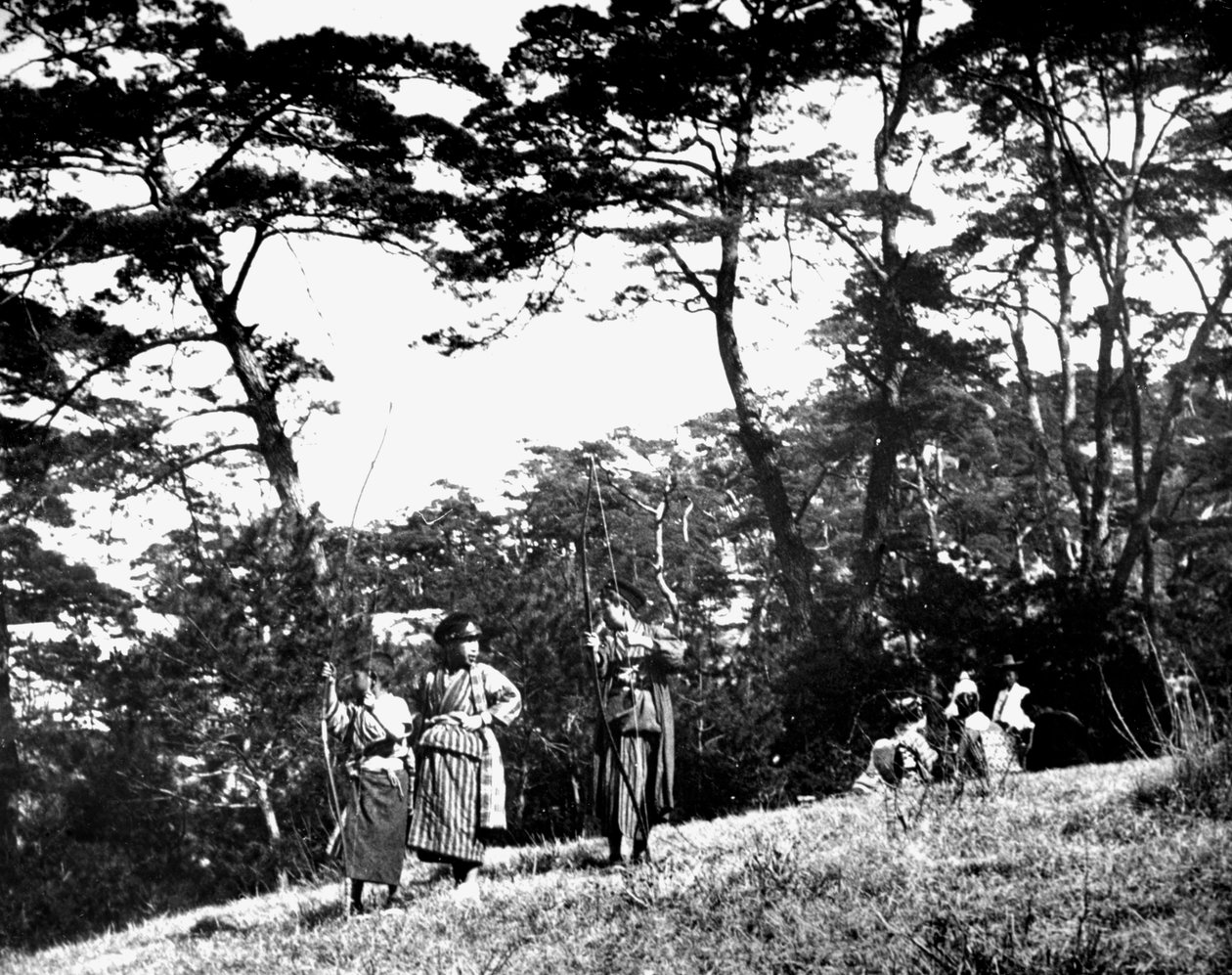 Yaylarla oynayan Japon çocuklar, Kore, 1900 by Unbekannt